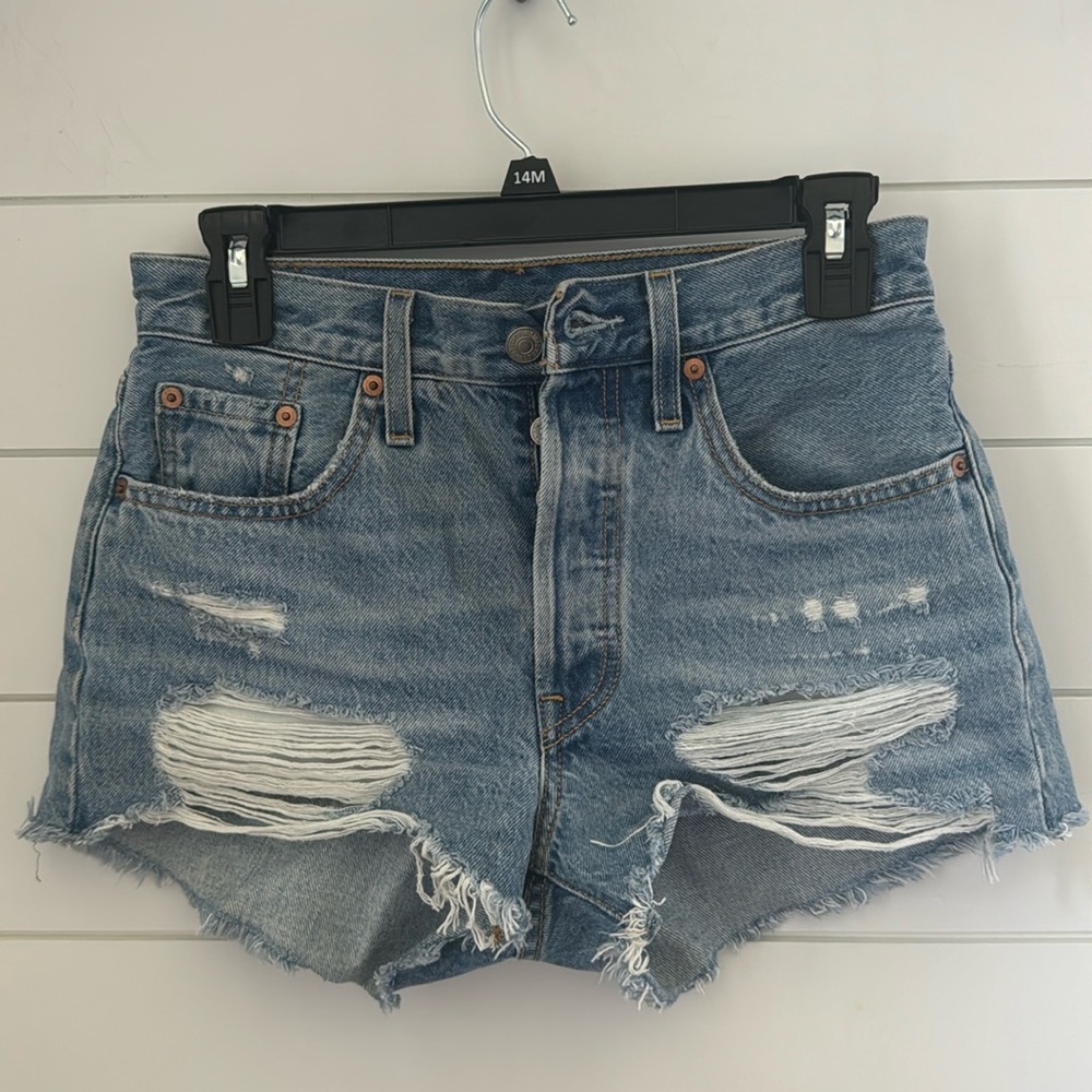 Women’s Levi shorts